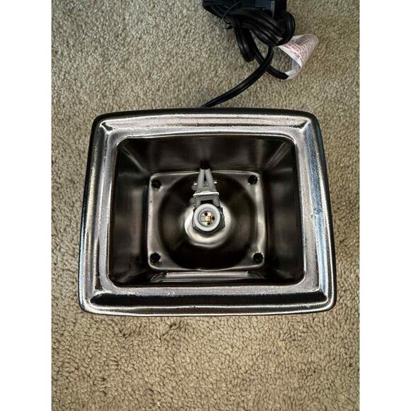 NIB Scentsy Cube Gunmetal Gallery Warmer Base & Dish And 1-25 watt Bulb NEW - Picture 7 of 15